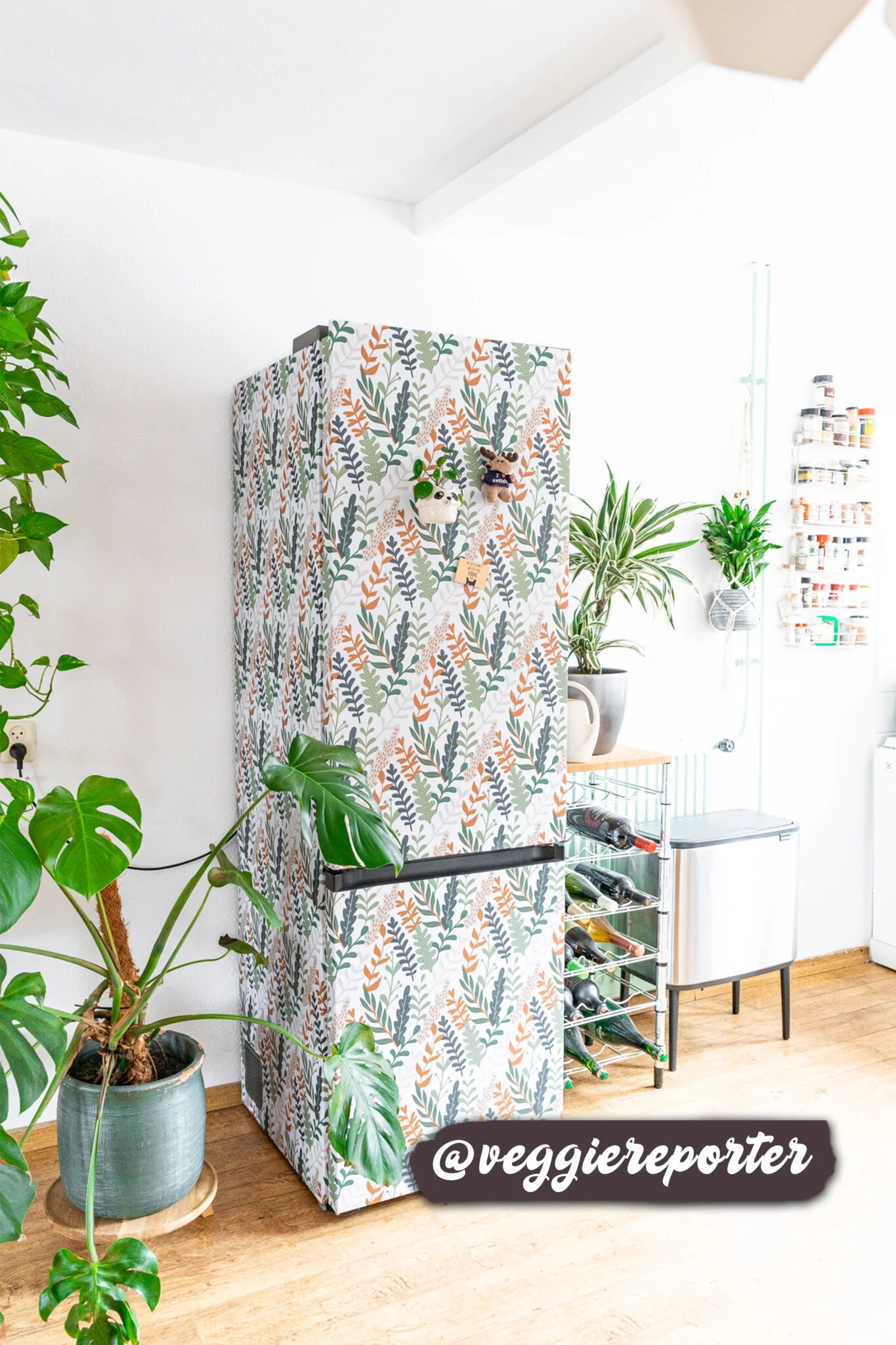 Scandinavian neutral leaf Wallpaper - Image 3