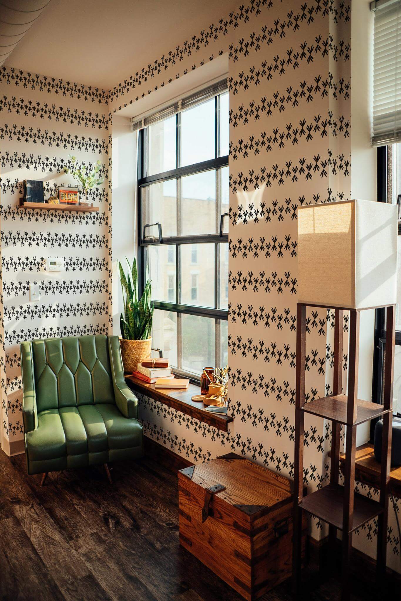 Black and white leaf stripe Wallpaper - Image 3