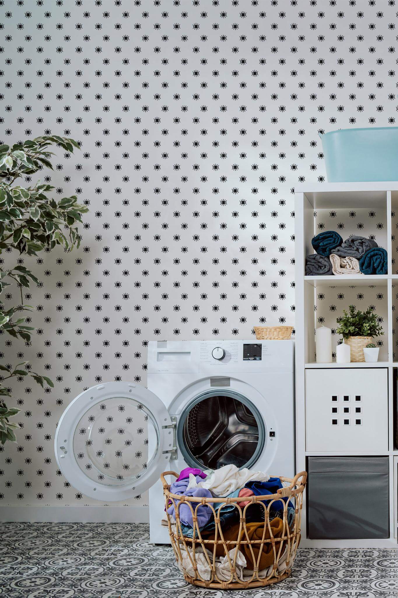 Black and white eyes Wallpaper - Image 4