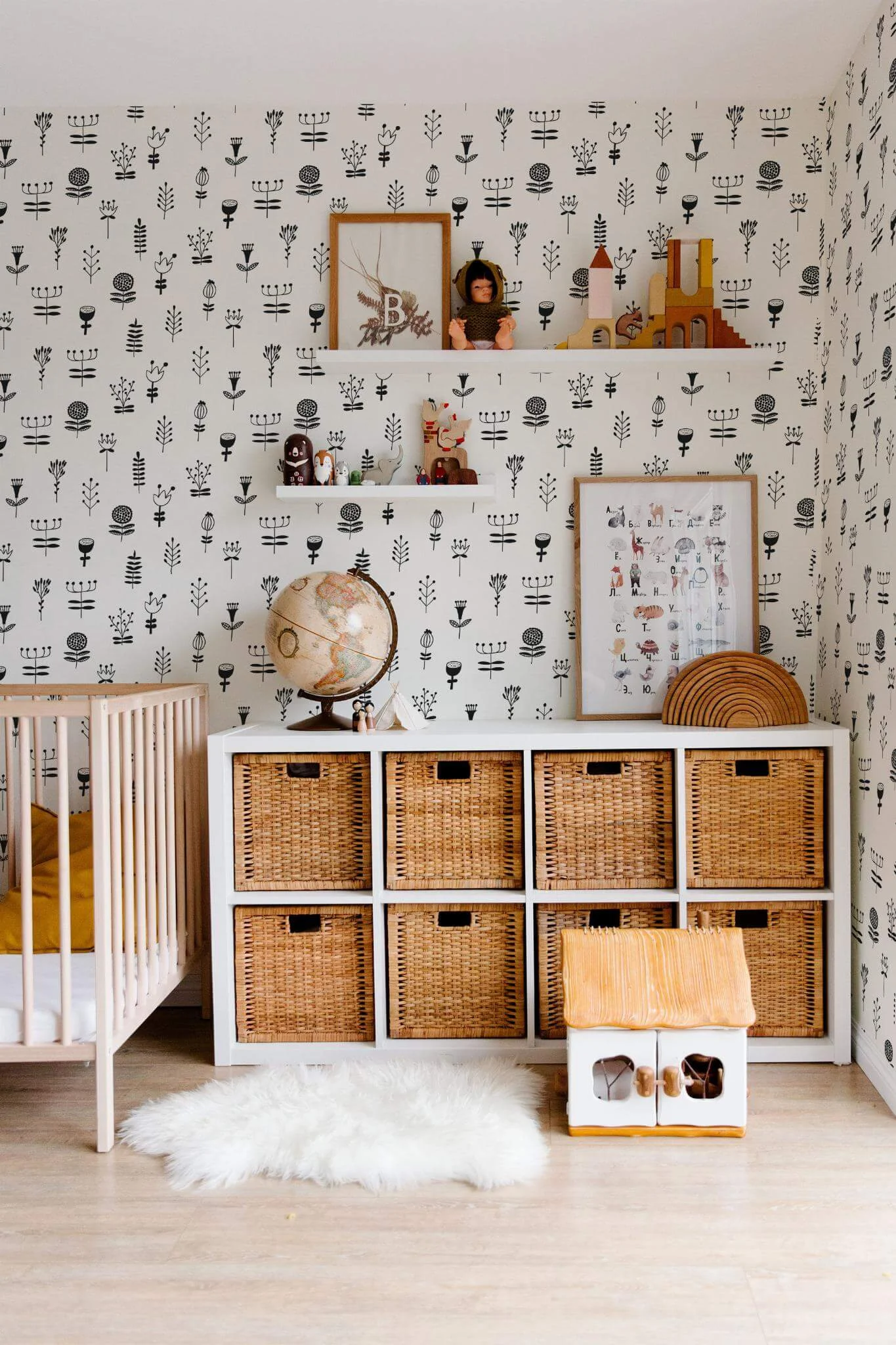 Scandinavian floral nursery Wallpaper - Image 4