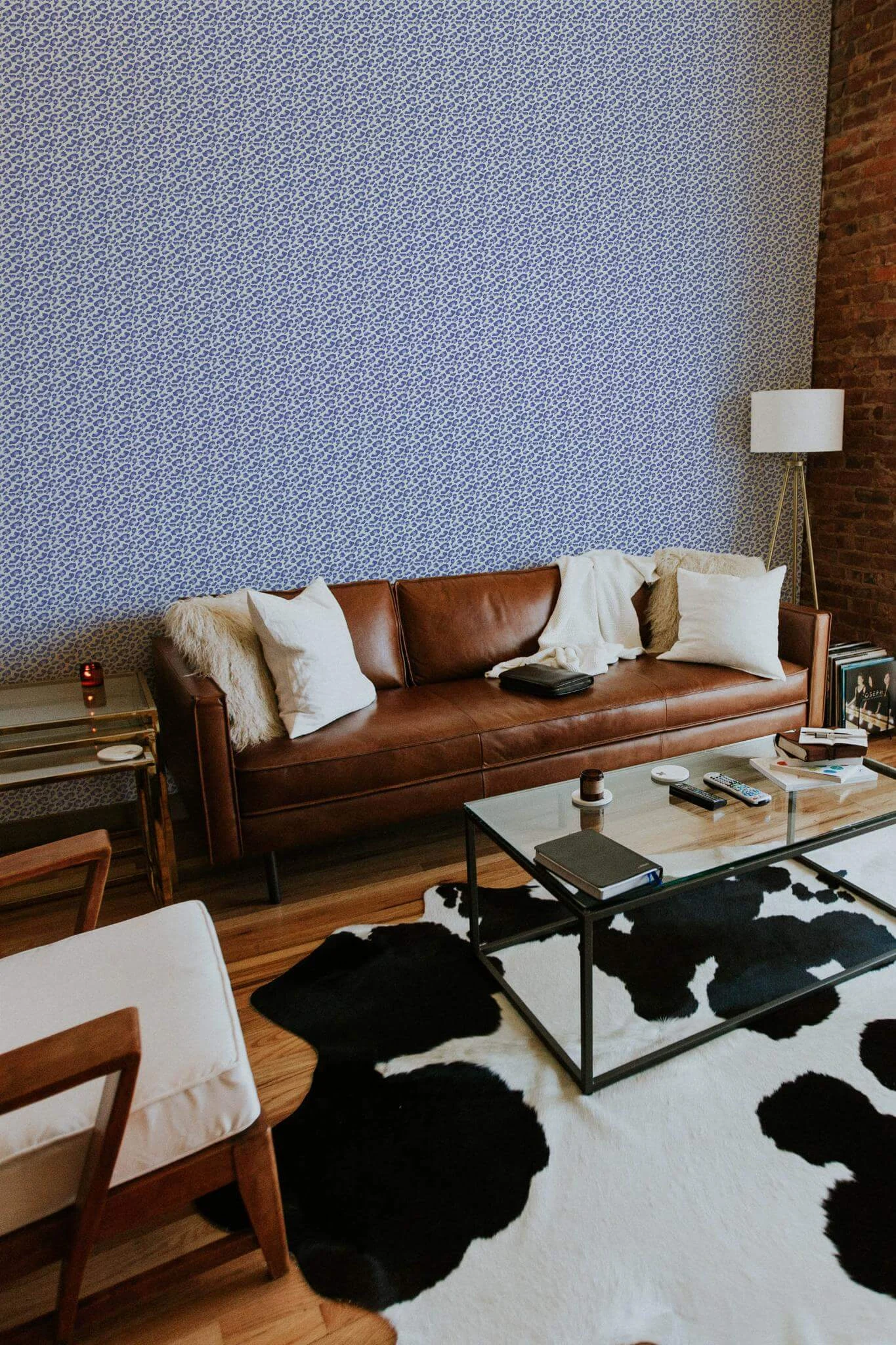 Blue Leopard Rhythm Wallpaper - Image 3
