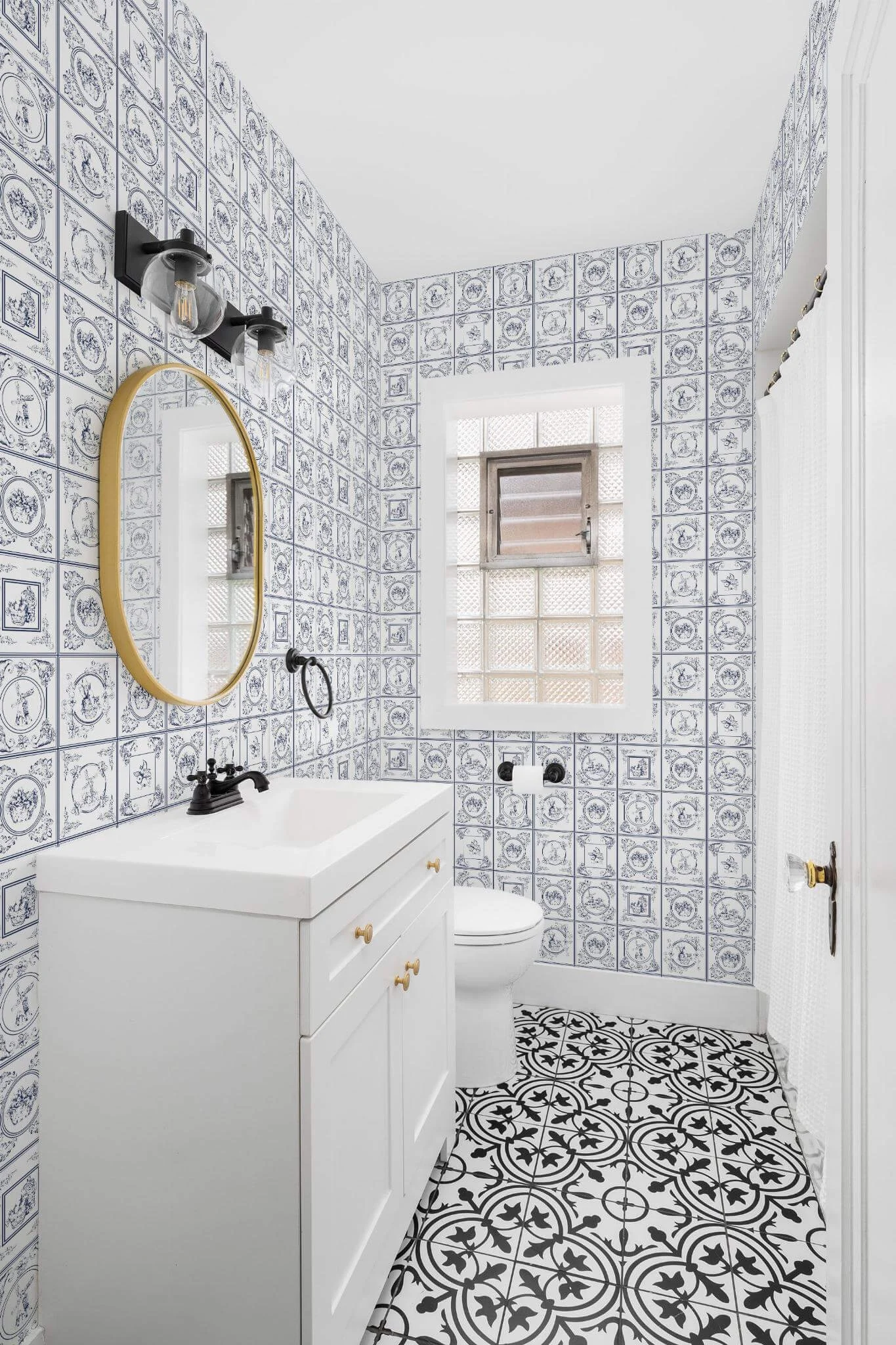 Blue delft tile Wallpaper - Image 4