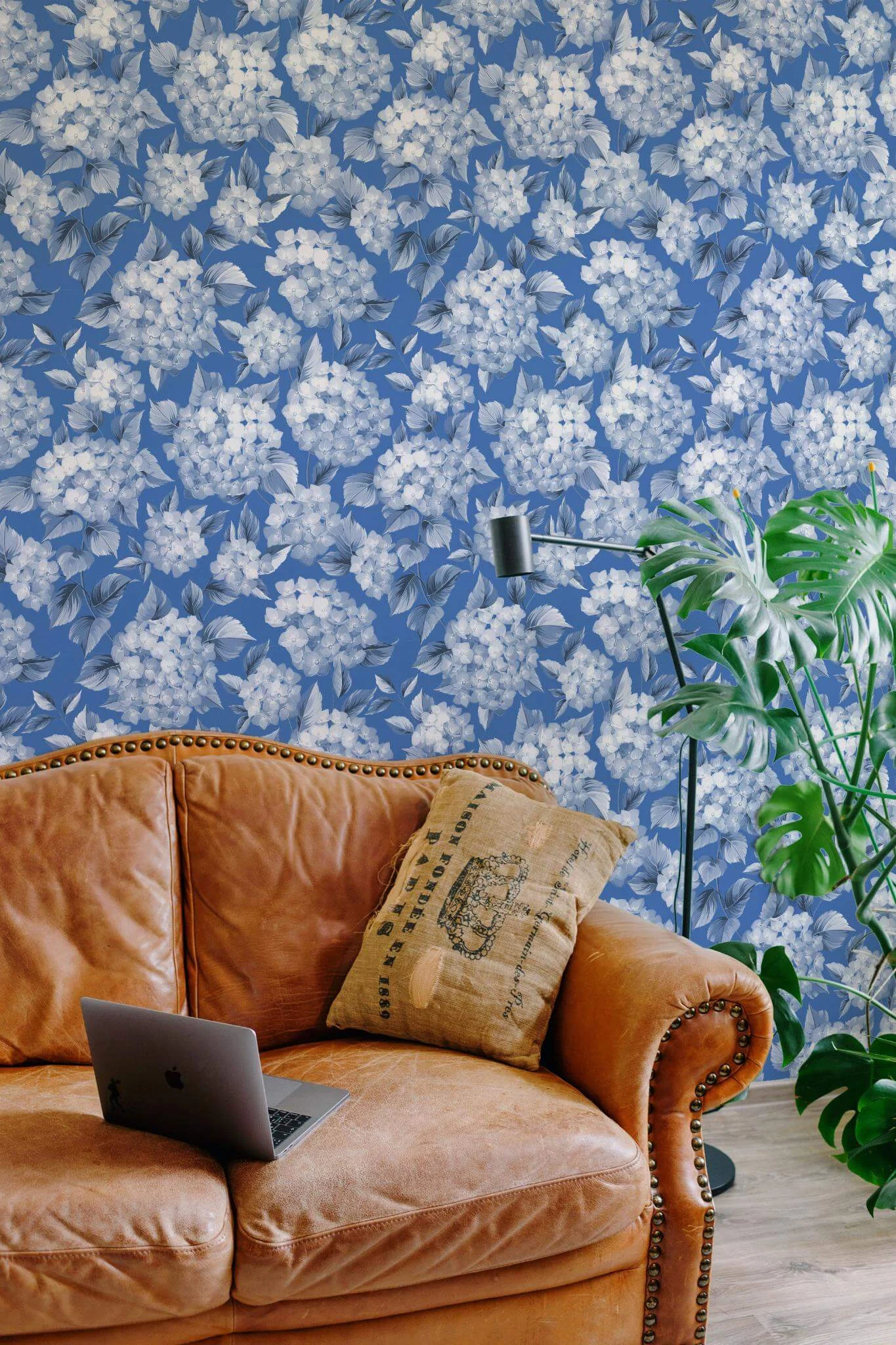 Blue hydrangeas Wallpaper - Image 4