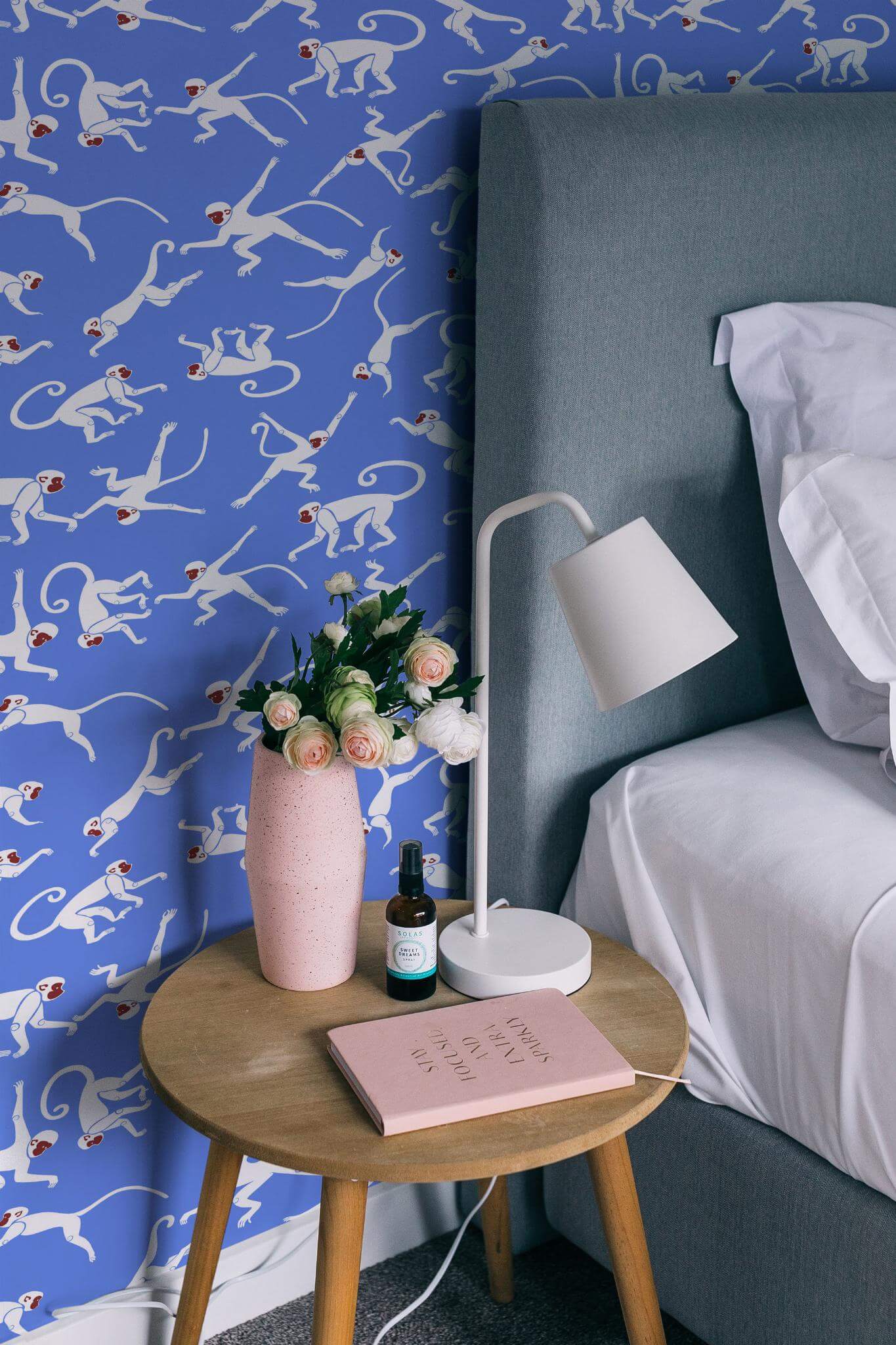 Blue monkey Wallpaper