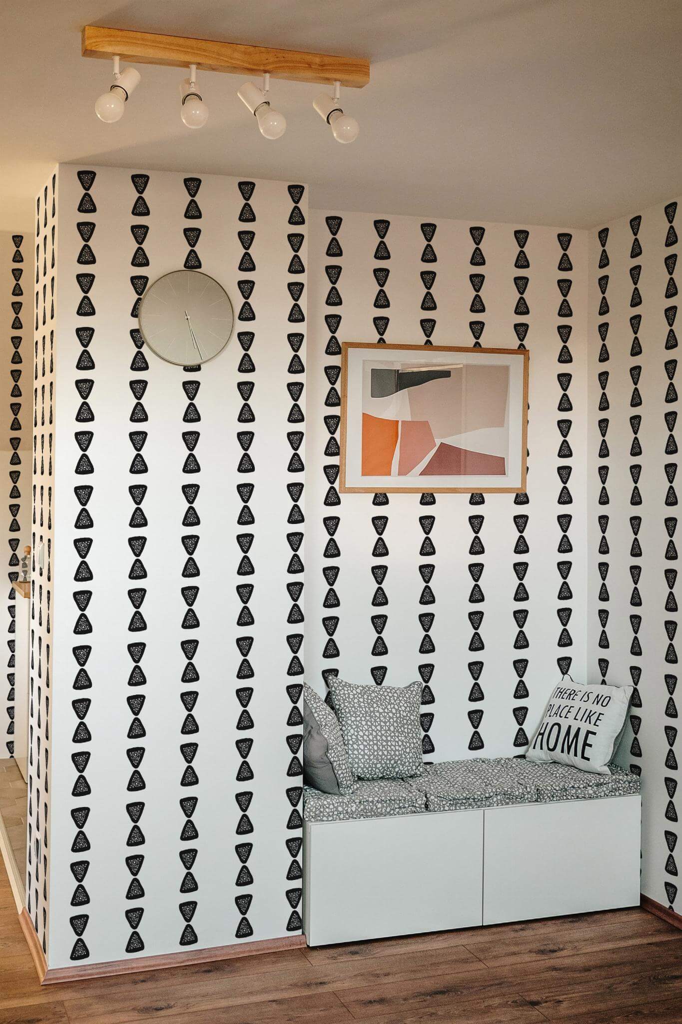Vertical triangle stripe Wallpaper - Image 4