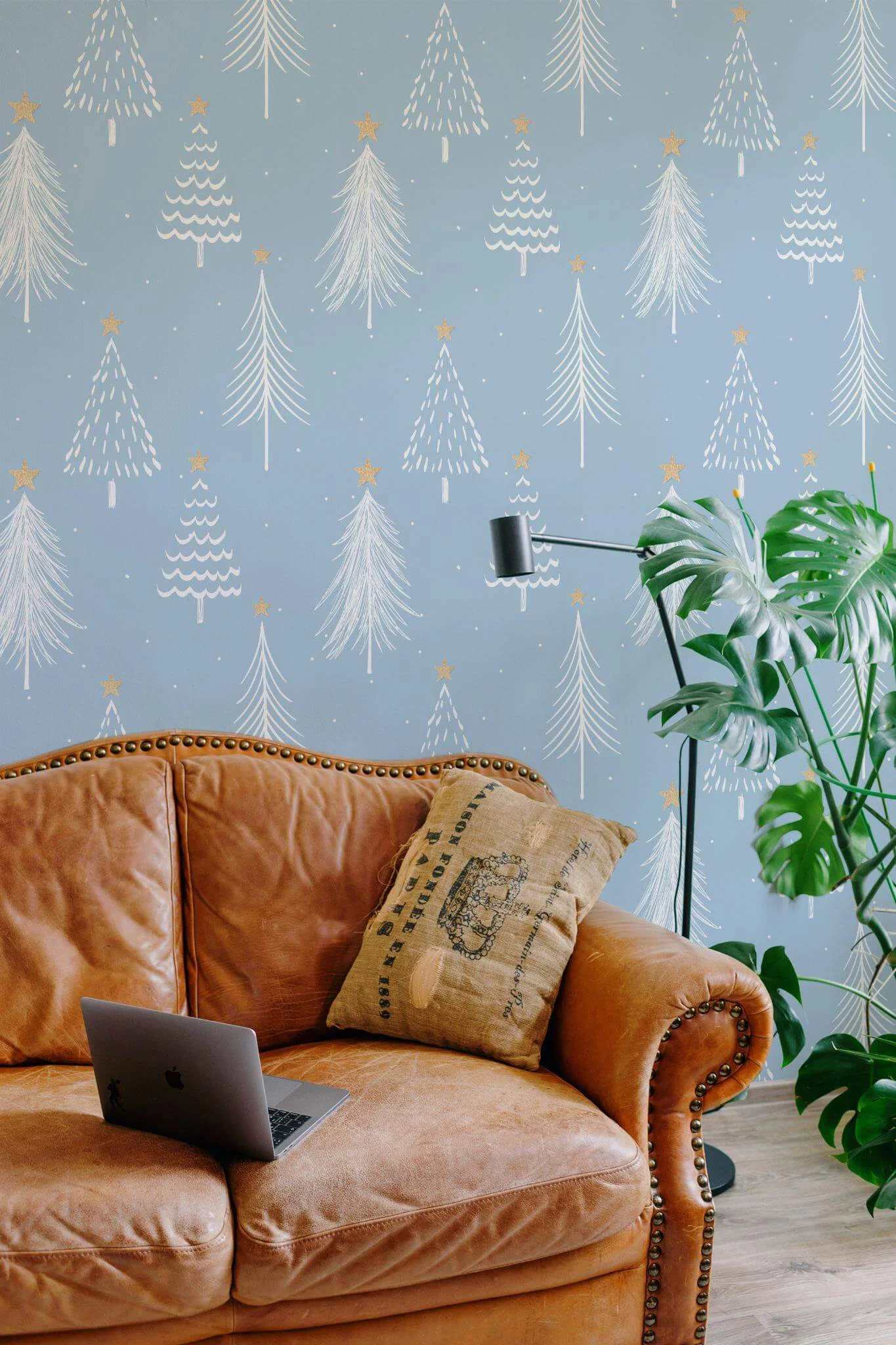 Christmas tree Wallpaper - Image 4