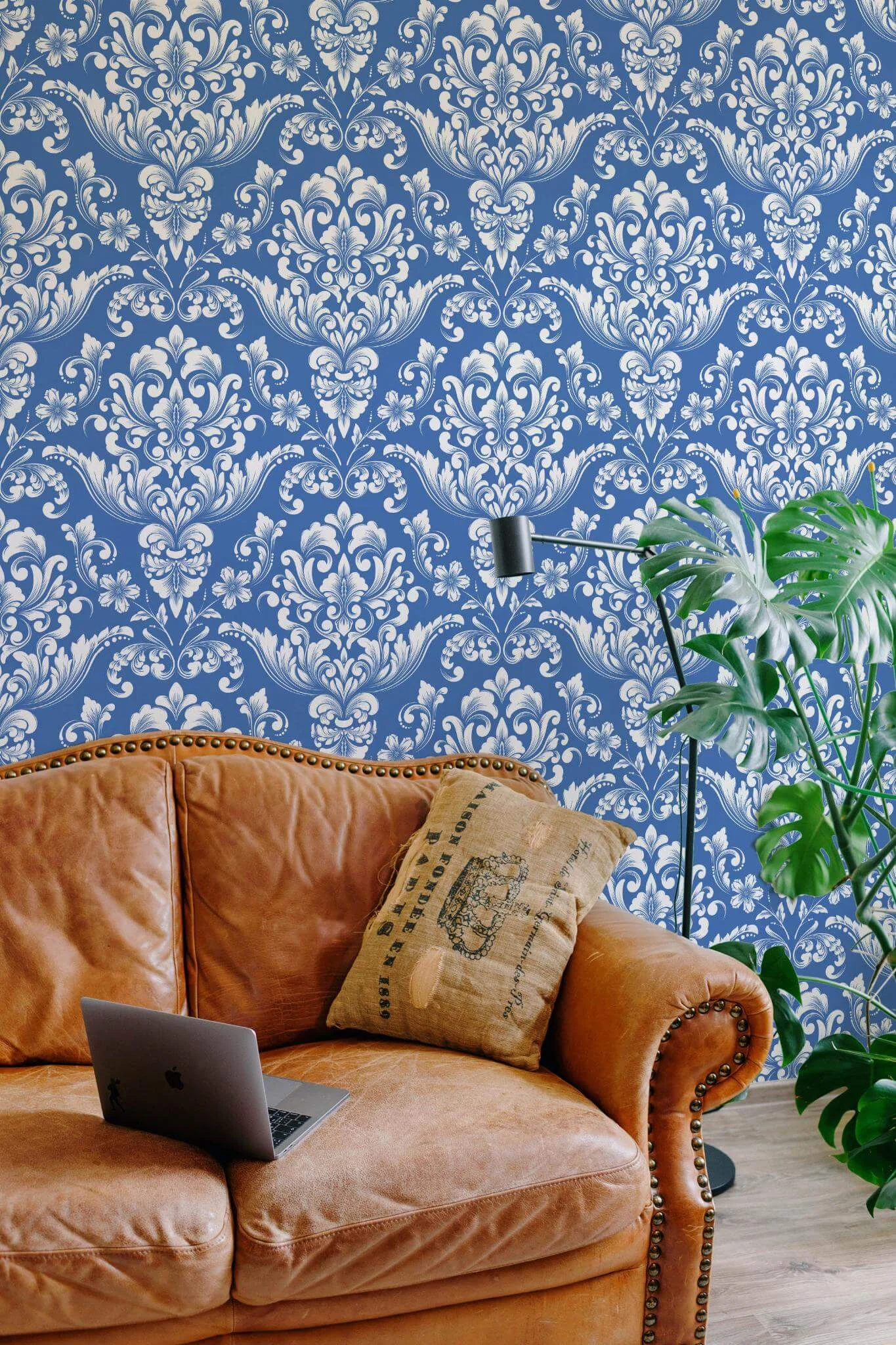 Classic damask Wallpaper - Image 4