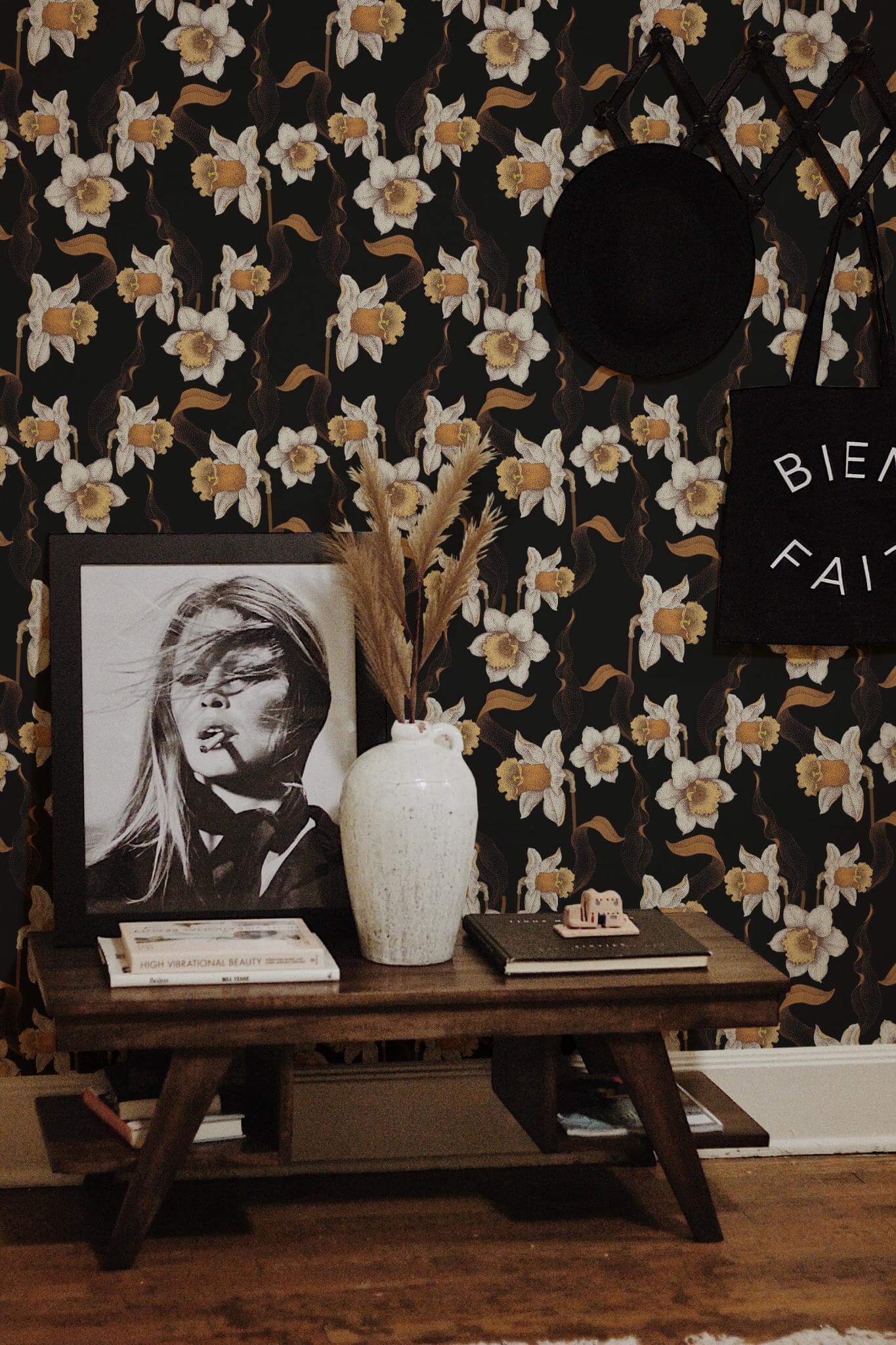 Vintage daffodil Wallpaper