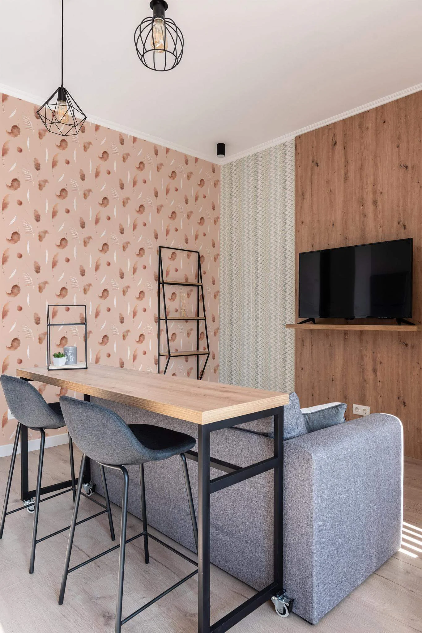 Dreamy boho leaf Wallpaper - Image 3