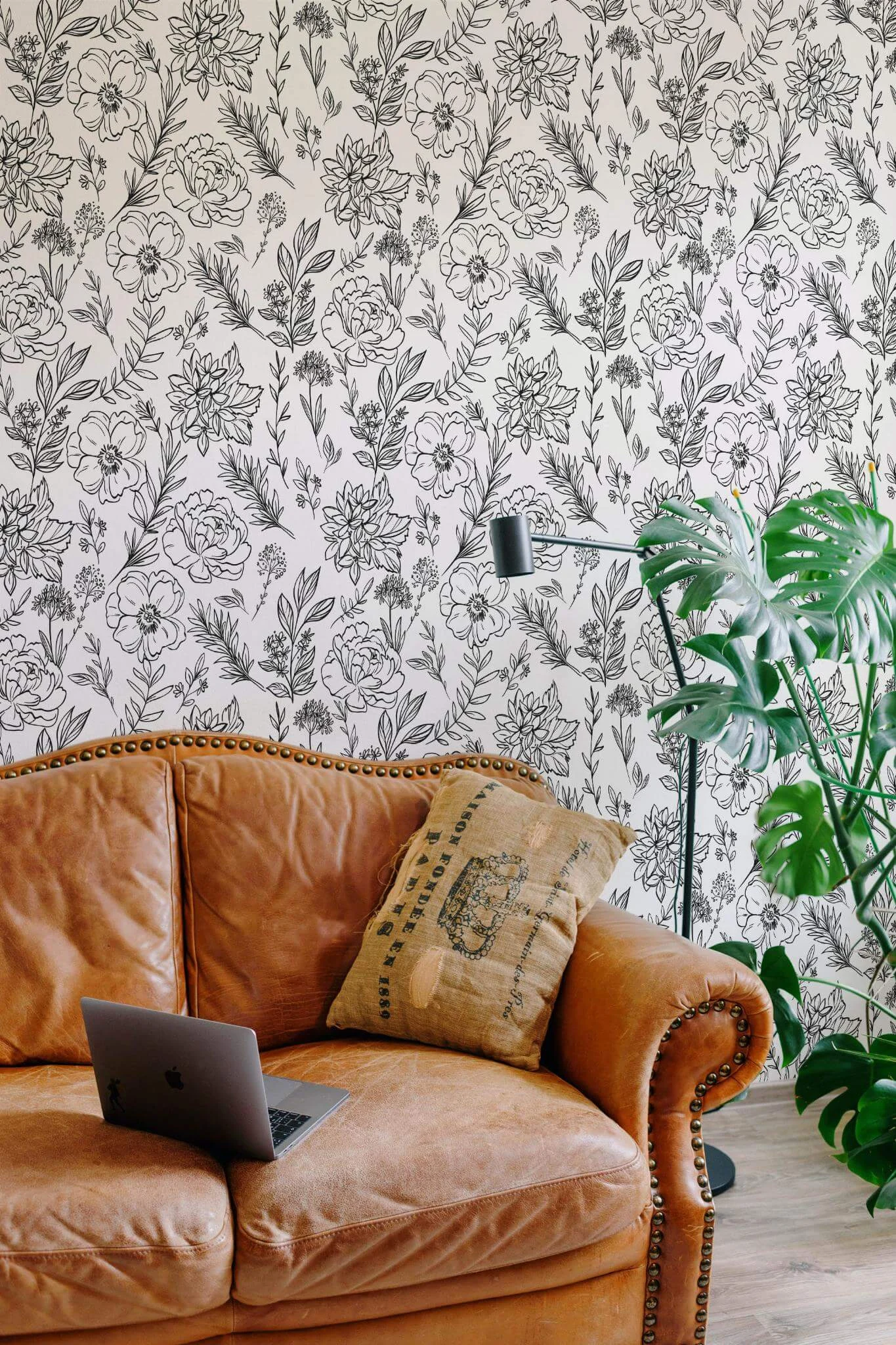 Floral garden Wallpaper - Image 4