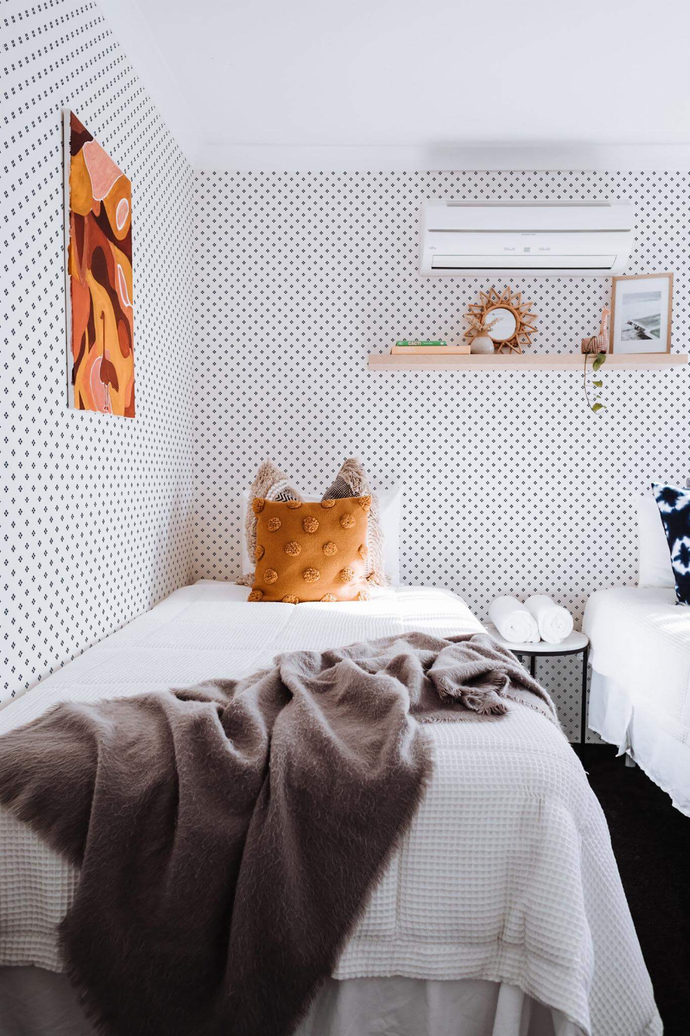 Geometric polka dot Wallpaper - Image 4