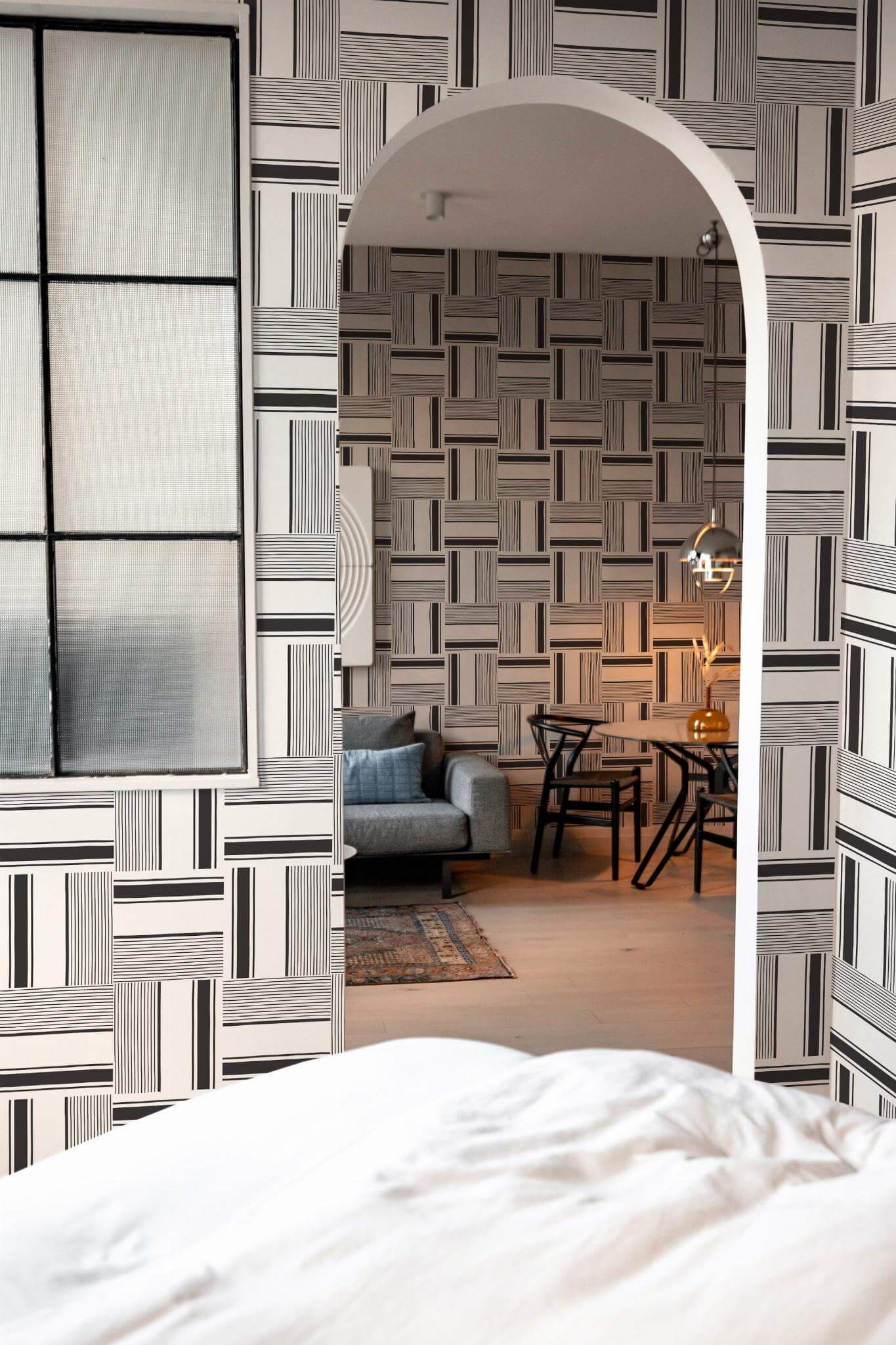 Bold black and white Wallpaper - Image 3