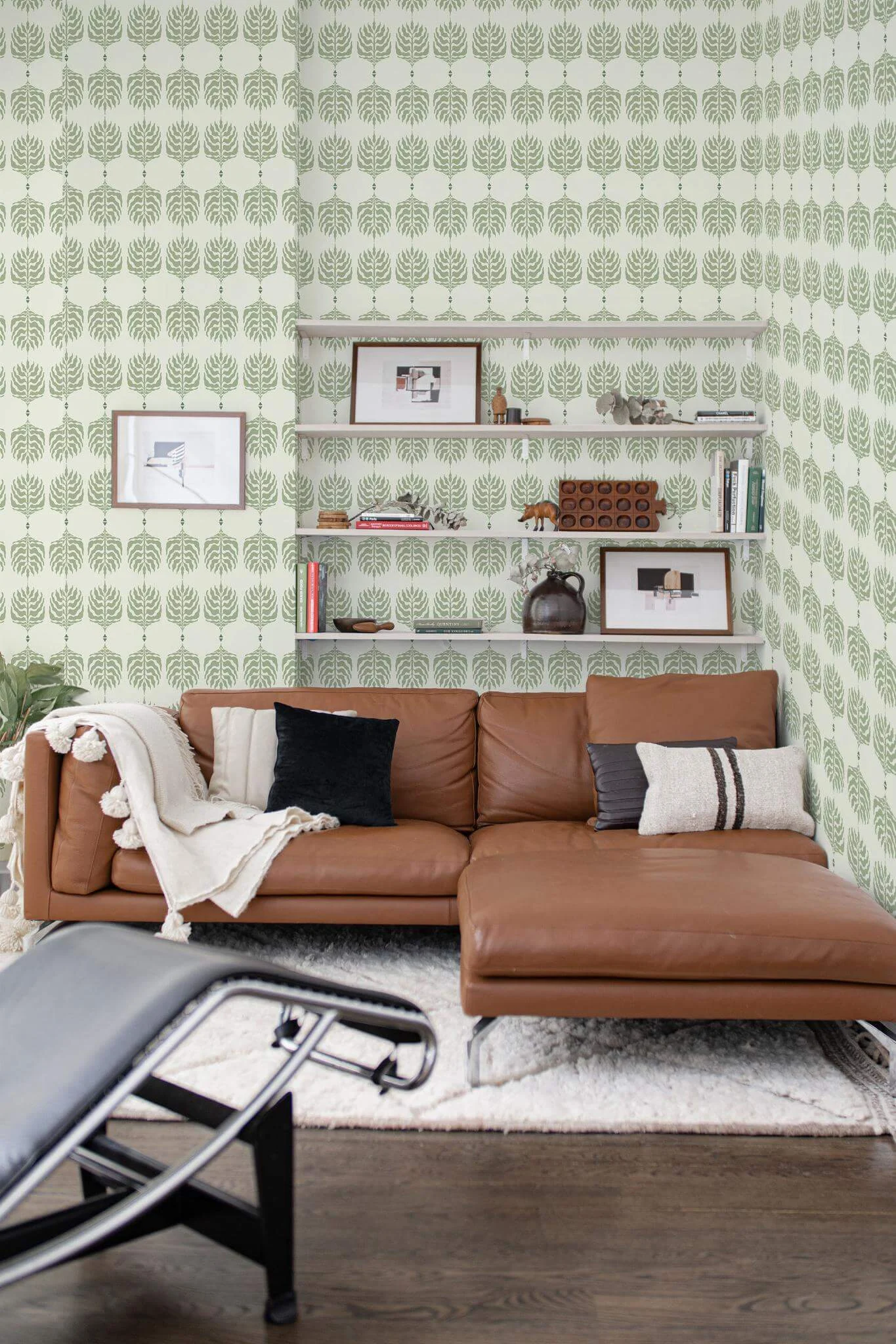Green Scandinavian leaf Wallpaper - Image 4