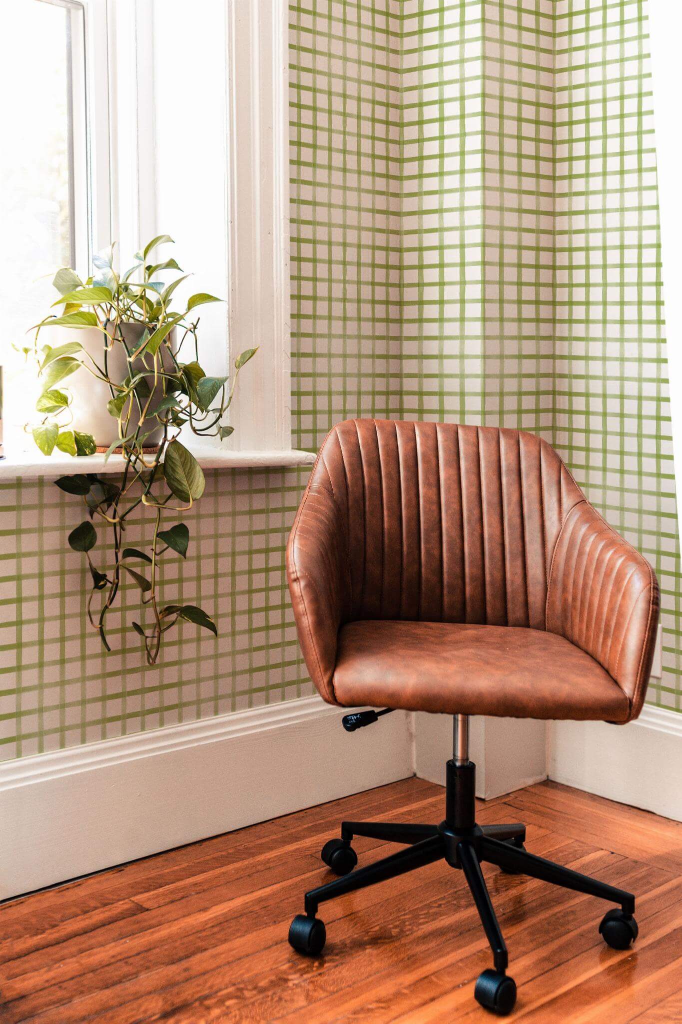 Watercolor green gingham Wallpaper
