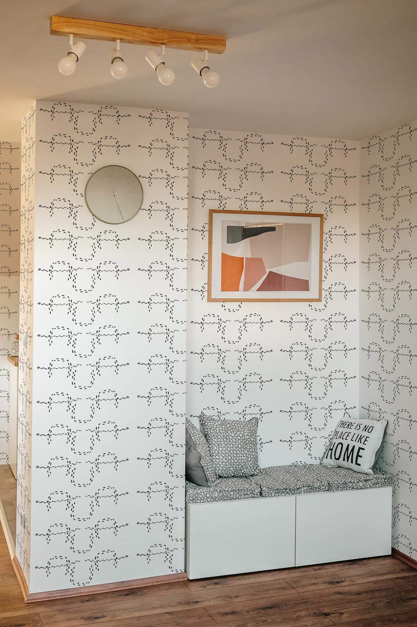 Horseshoe Wallpaper - Image 4