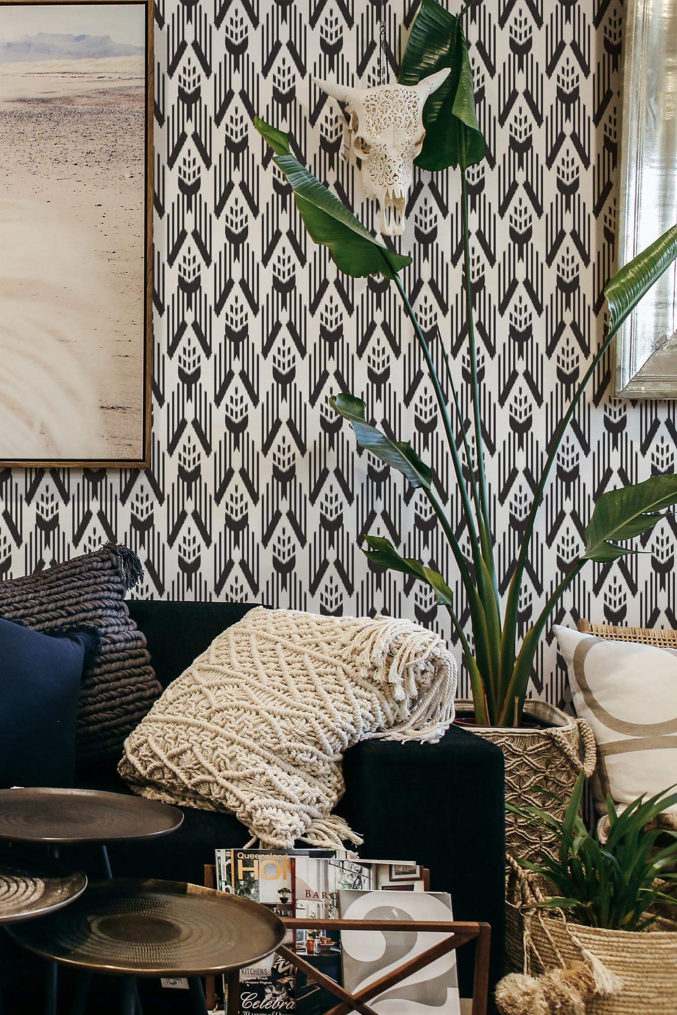 Black and white ikat Wallpaper