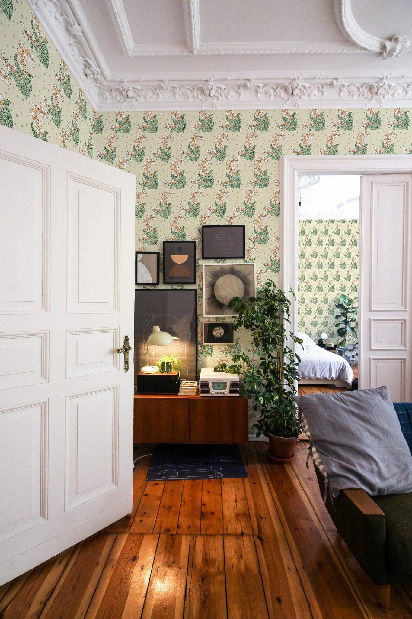 Art Nouveau floral Wallpaper - Image 3