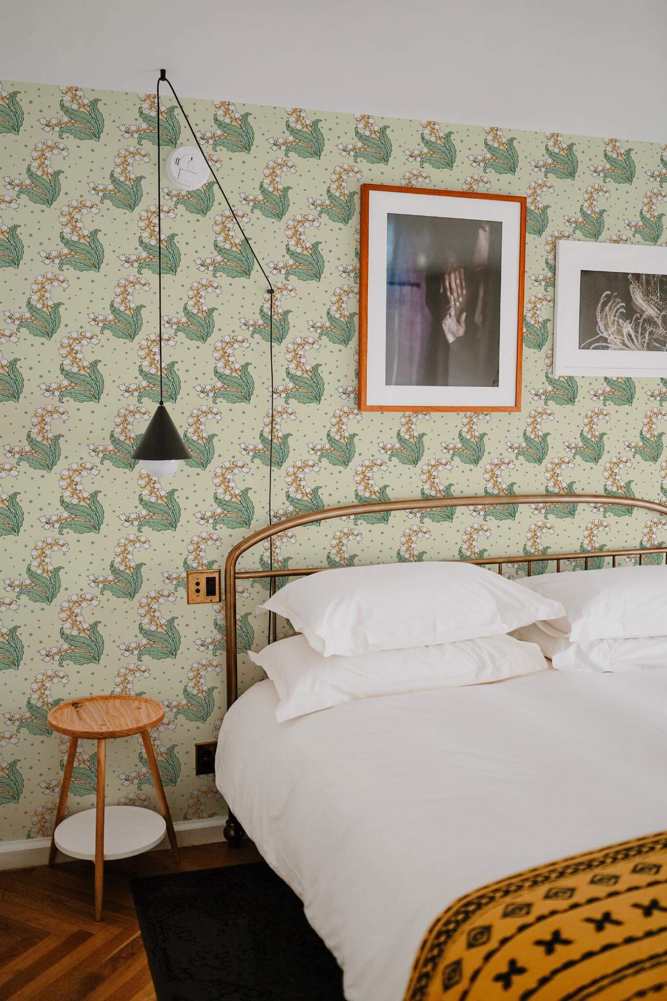 Art Nouveau floral Wallpaper - Image 4