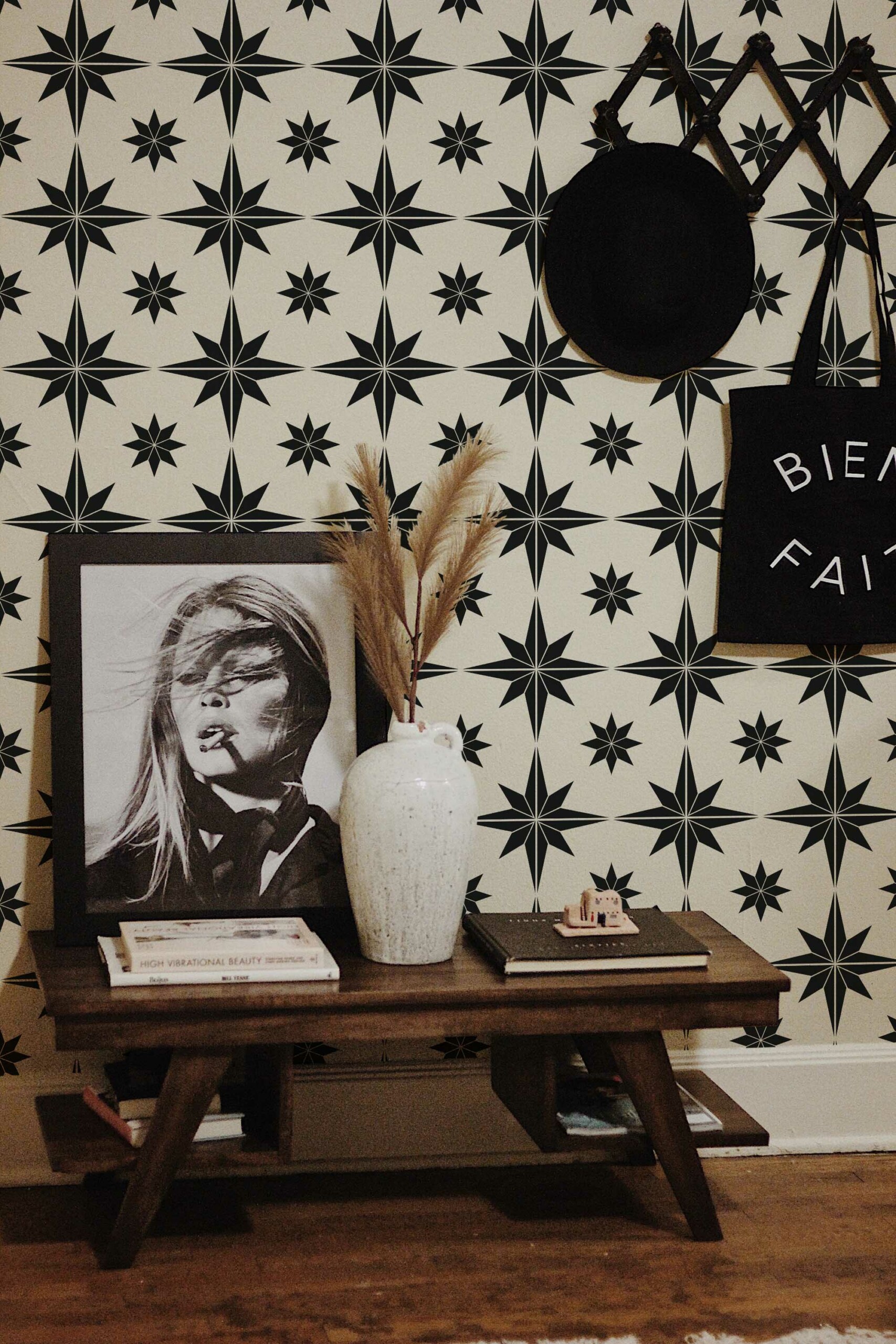 Black and white geometric star Wallpaper - Image 3