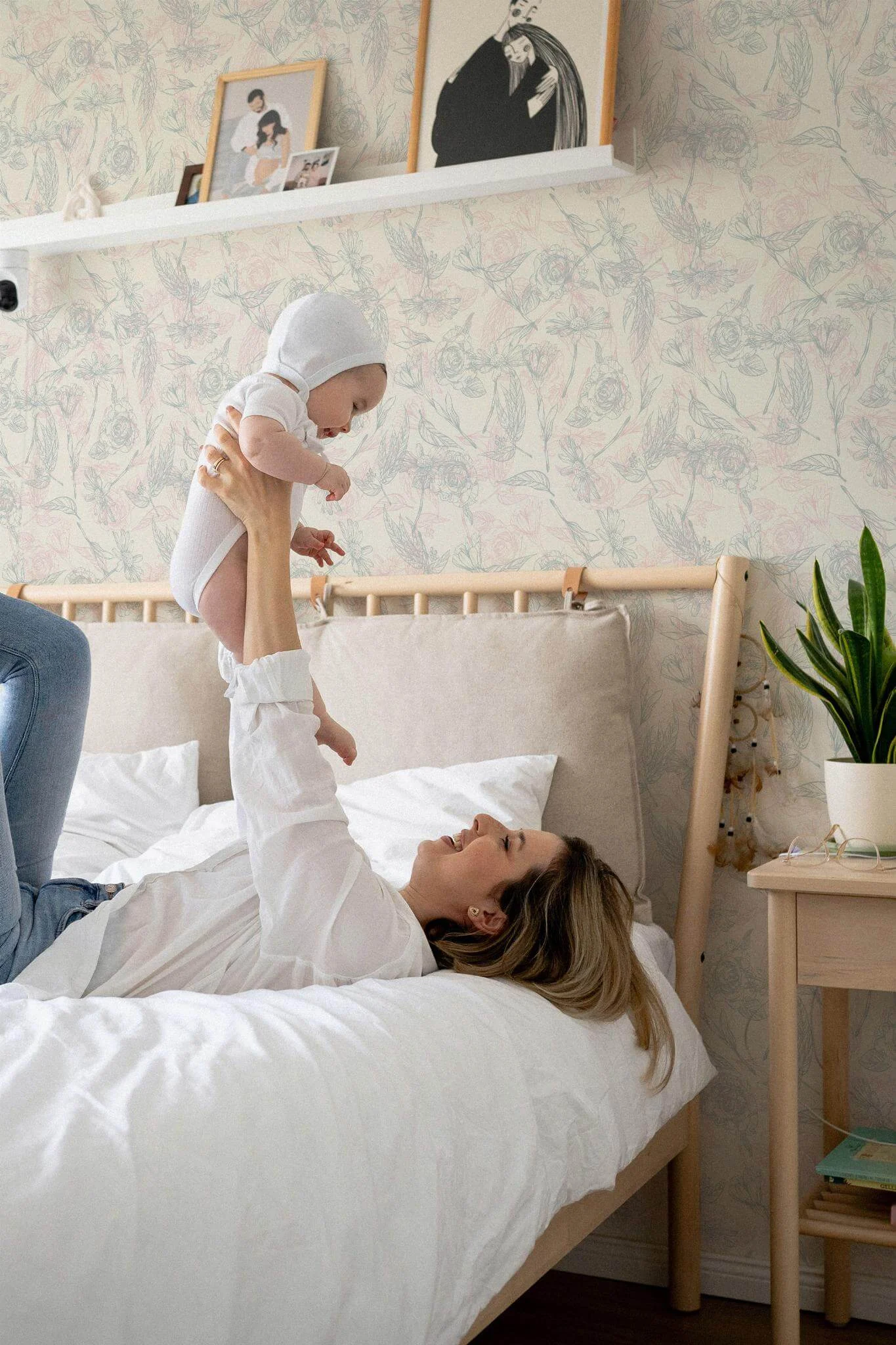 Neutral nursery Wallpaper - Image 4