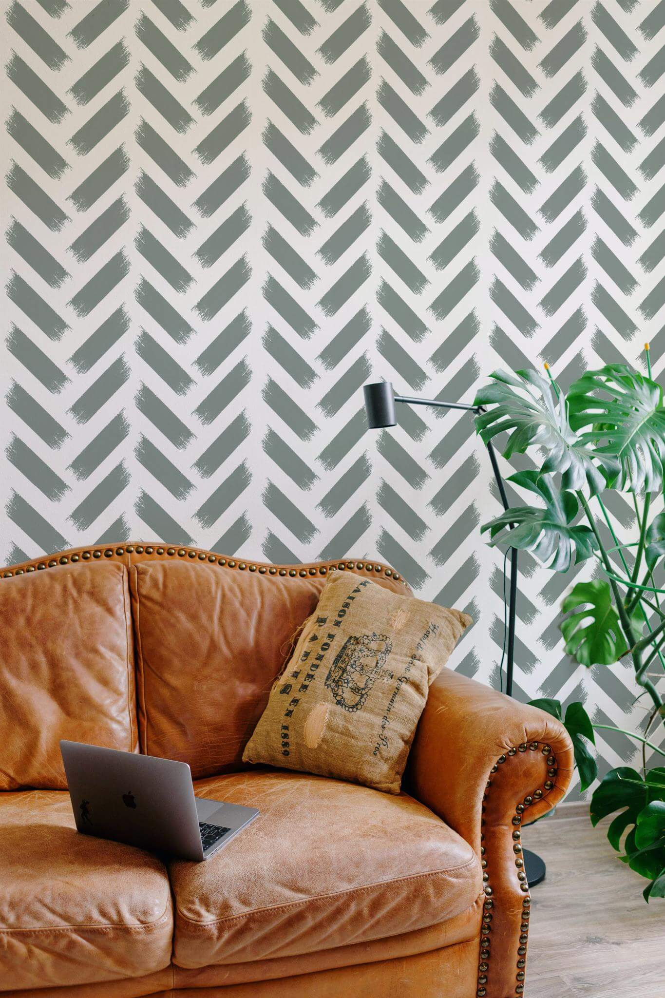 Painted herringbone Wallpaper - Image 3