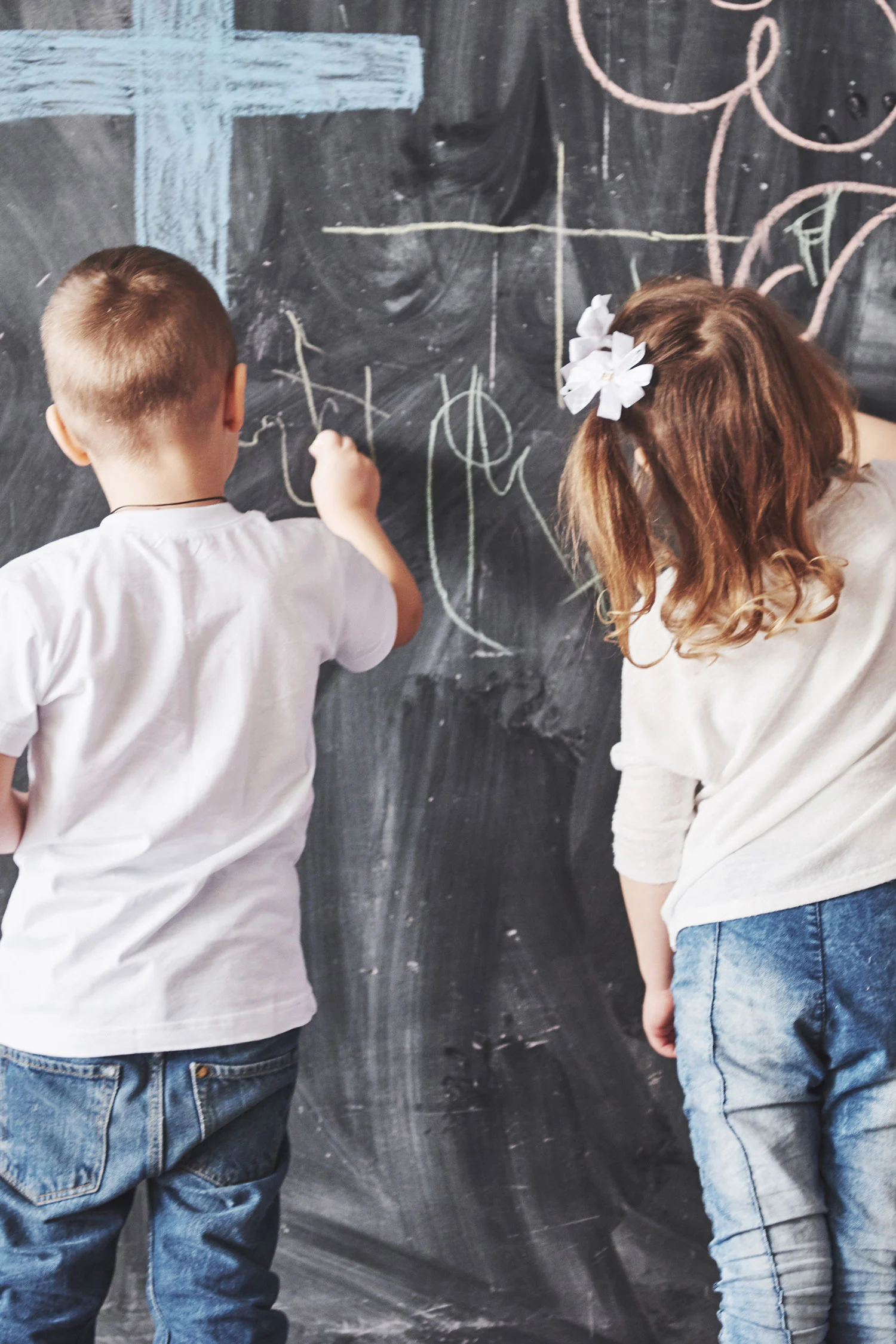 Peel and stick chalkboard Wallpaper - Image 4