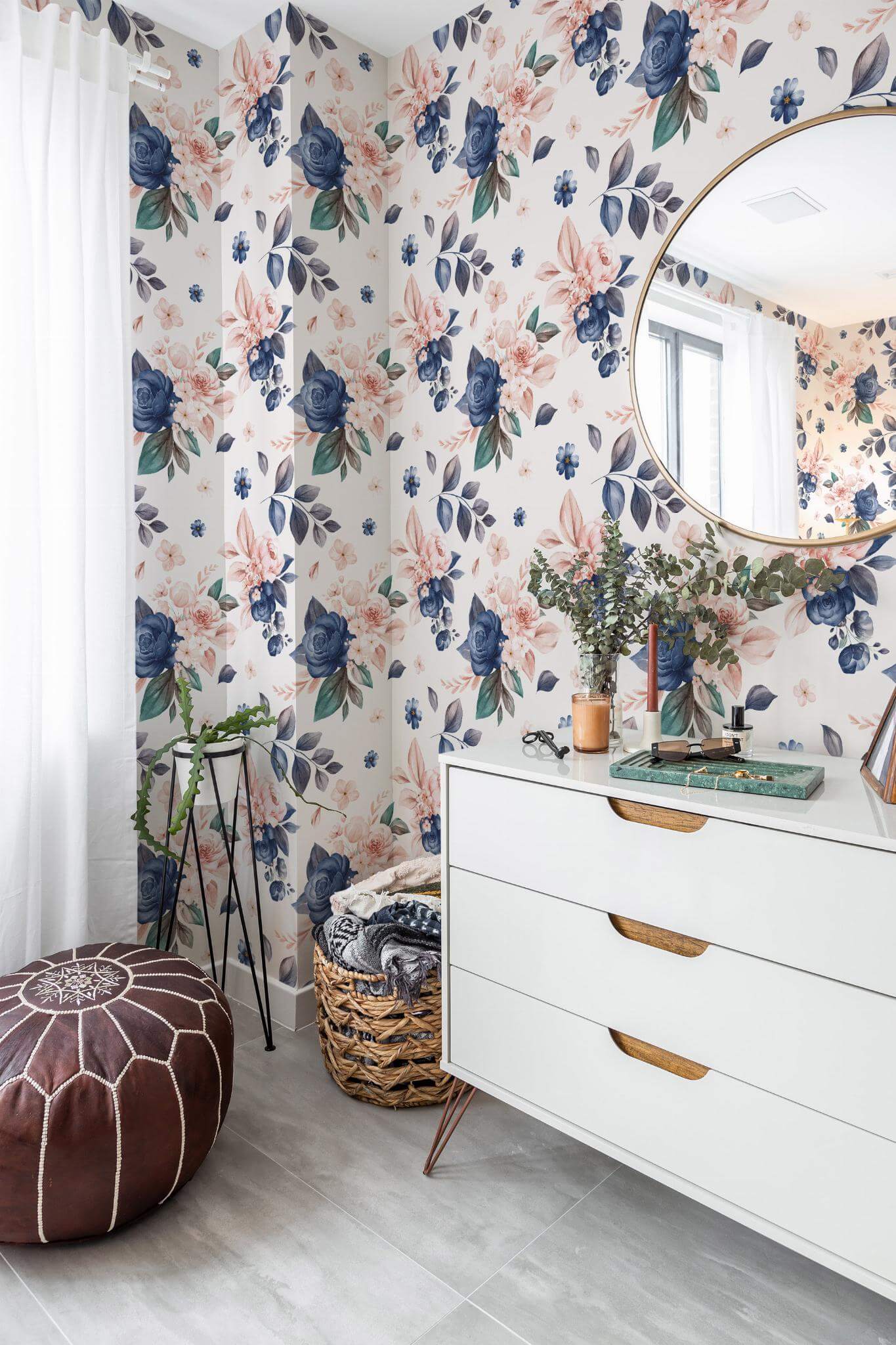 Pink and navy floral Wallpaper - Image 4
