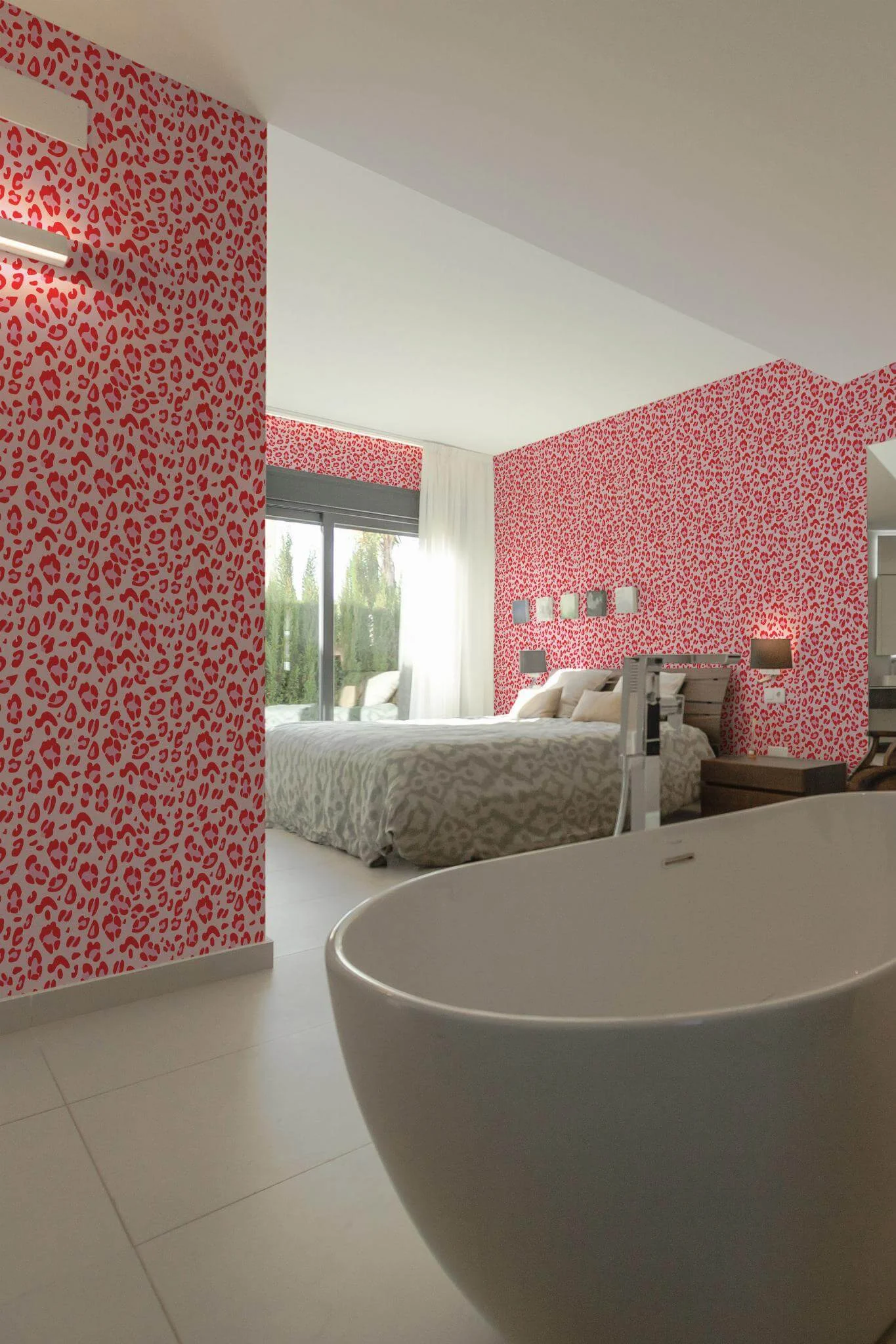 Red and pink leopard pattern Wallpaper - Image 3