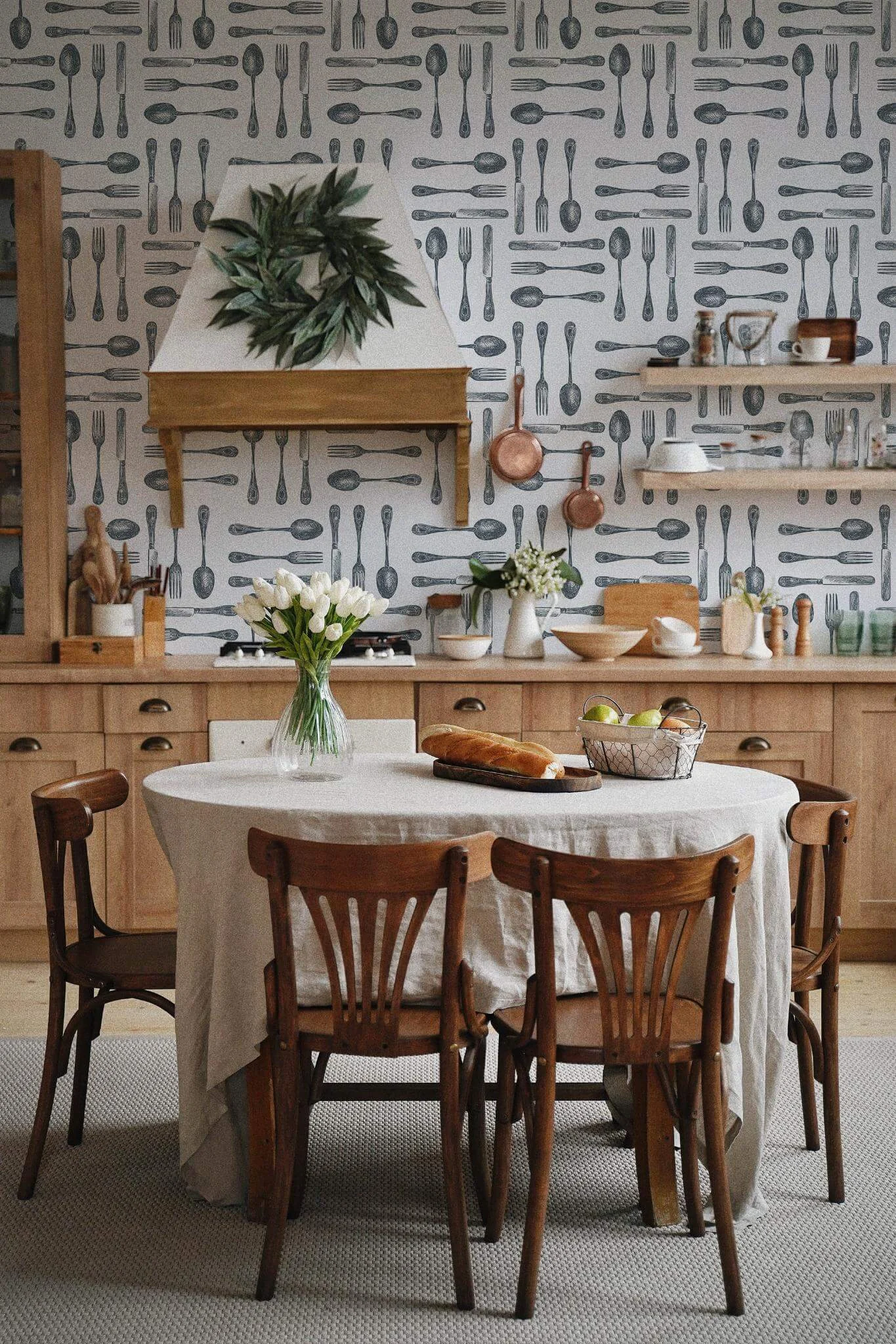 Black vintage cutlery Wallpaper - Image 3