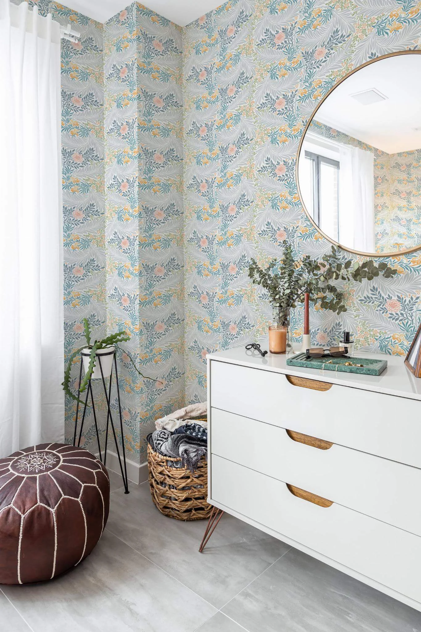 Antique floral design Wallpaper - Image 3