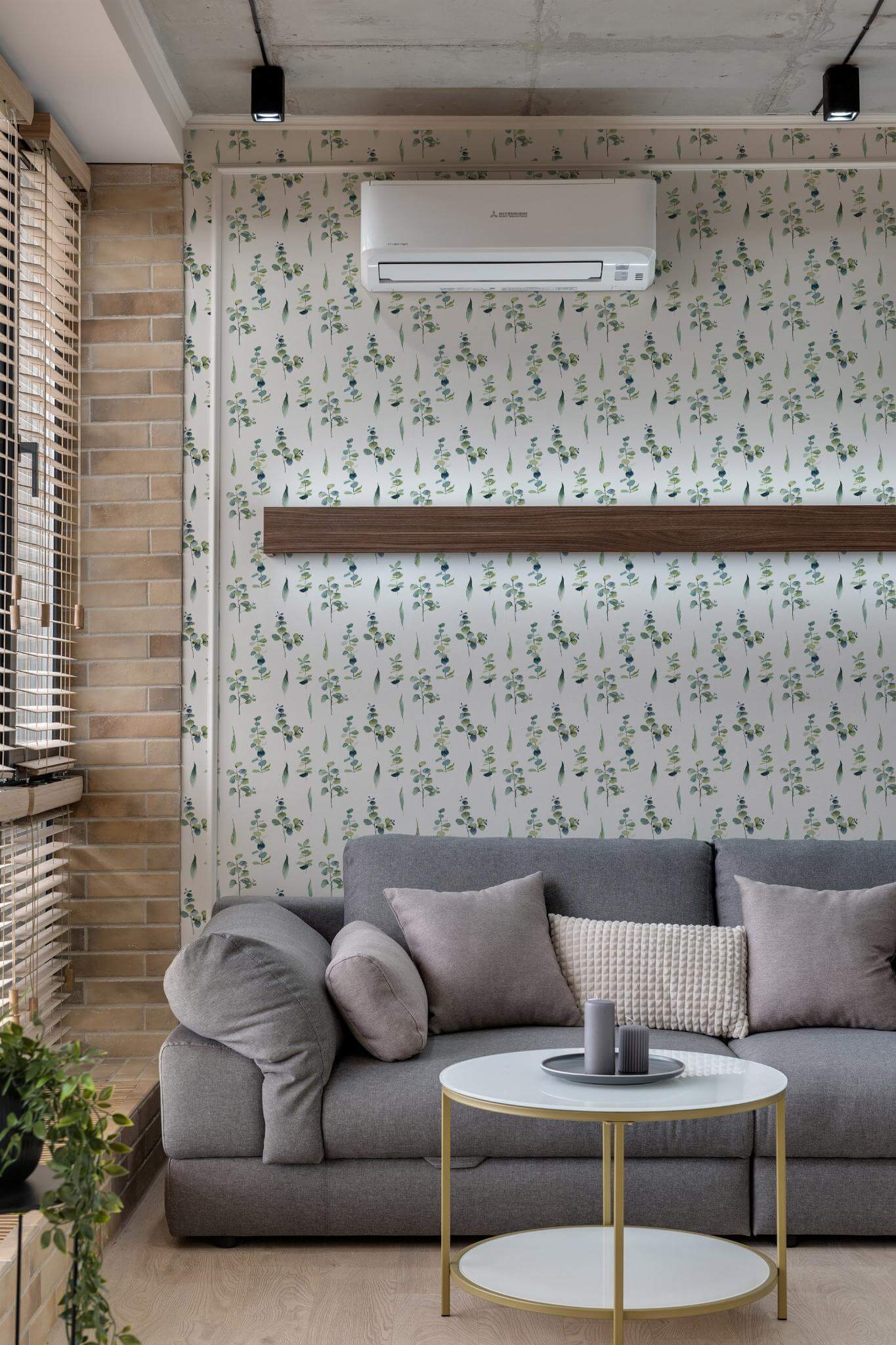 Watercolor eucalyptus leaf Wallpaper - Image 4