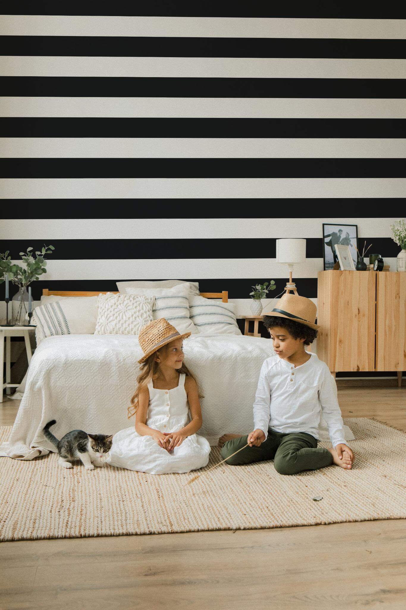 Black and white striped Wallpaper - Image 3