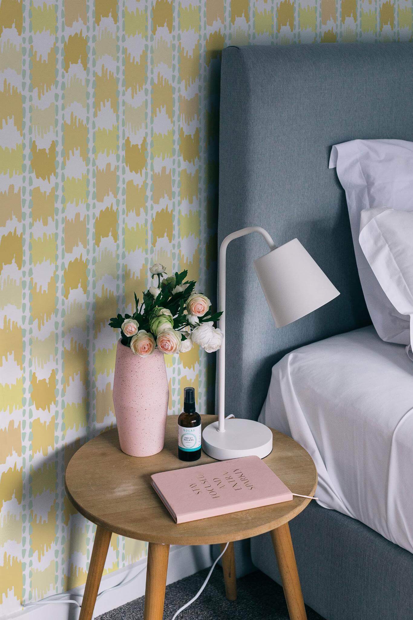 Pastel ikat Wallpaper